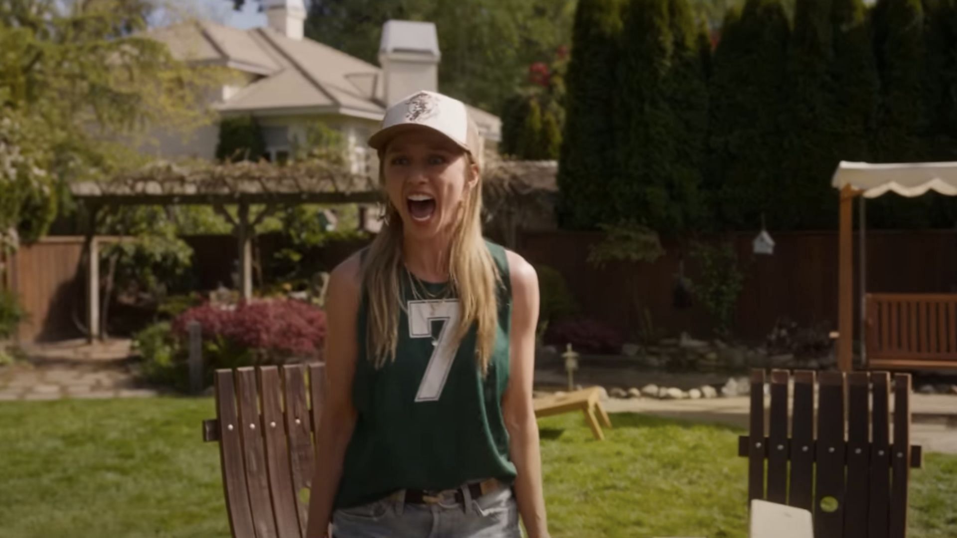 Lore plays Julia (Image via youTube/Netflix)